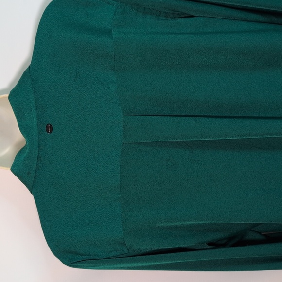Emerald Green Women's Button-Up Blouse - Picture 6 of 9